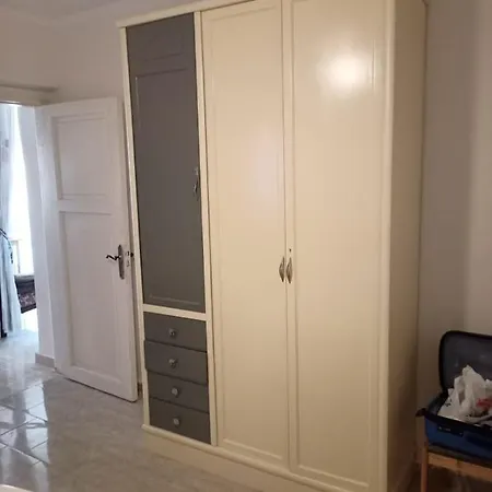 Aparthotel Marseilia 3 Families Only